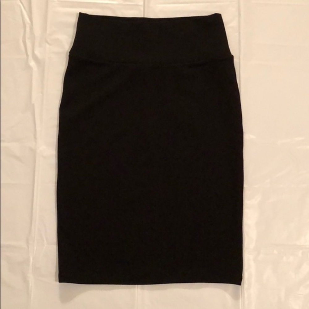 Lularoe solid black Cassie pencil skirt